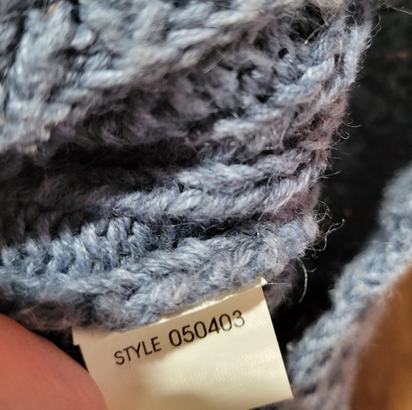 Signatures by Northern Isles ll Hand Knitted Cable Knit Bubble Knit Sweater. 2X - Picture 8 of 10